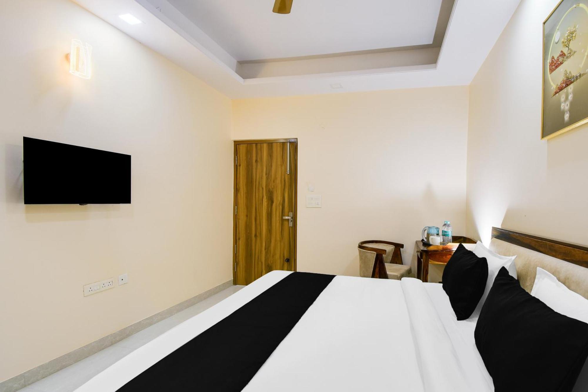 Super O Royal Retreat Hotel